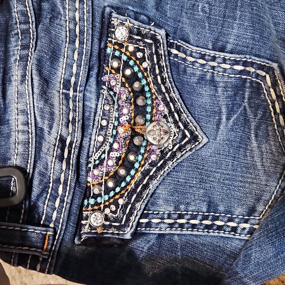 Miss Me Signature Boot Cut Low-Rise Embellished Jeans - Picture 9 of 12